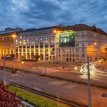 Chic Central Flat With River View Budapest Exteriör bild