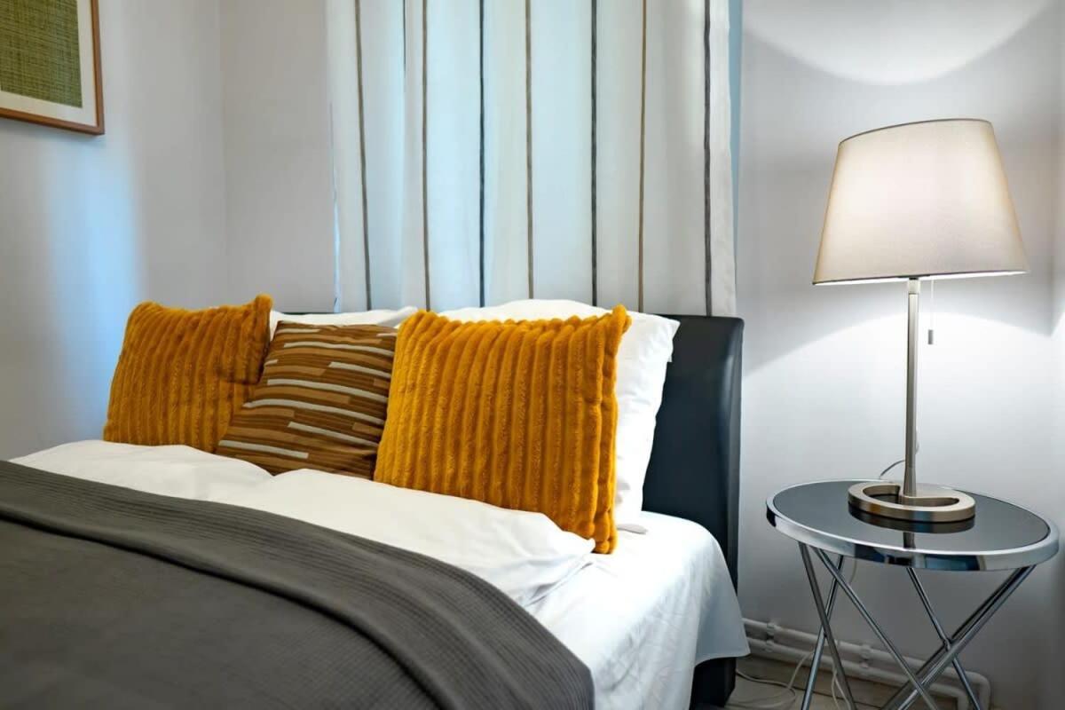 Chic Central Flat With River View Budapest Exteriör bild